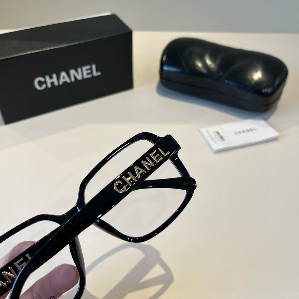 Chanel Oversized Black Lens Sunglasses for Men & Women - 415205 - detail image 7