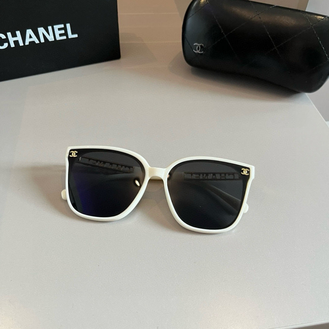 Chanel Oversized Silver Lens Sunglasses for Men & Women - 867049 - detail image 4