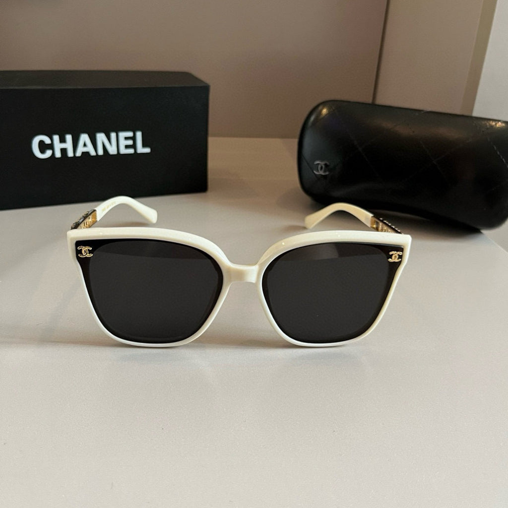 Chanel Oversized Silver Lens Sunglasses for Men & Women - 867049 - detail image 2