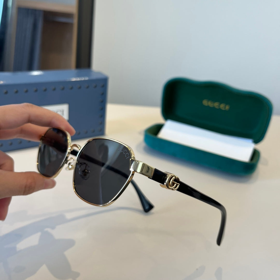 Gucci Polarized Fashion Silver Lens Sunglasses for Men - 381961 - detail image 4