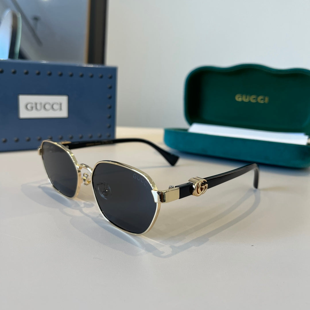 Gucci Polarized Fashion Silver Lens Sunglasses for Men - 381961 - detail image 3