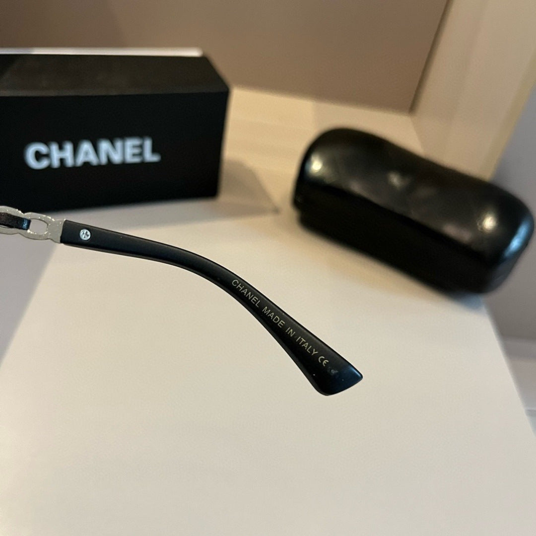 Chanel Oversized Black Lens Sunglasses for Men & Women - 382243 - detail image 4