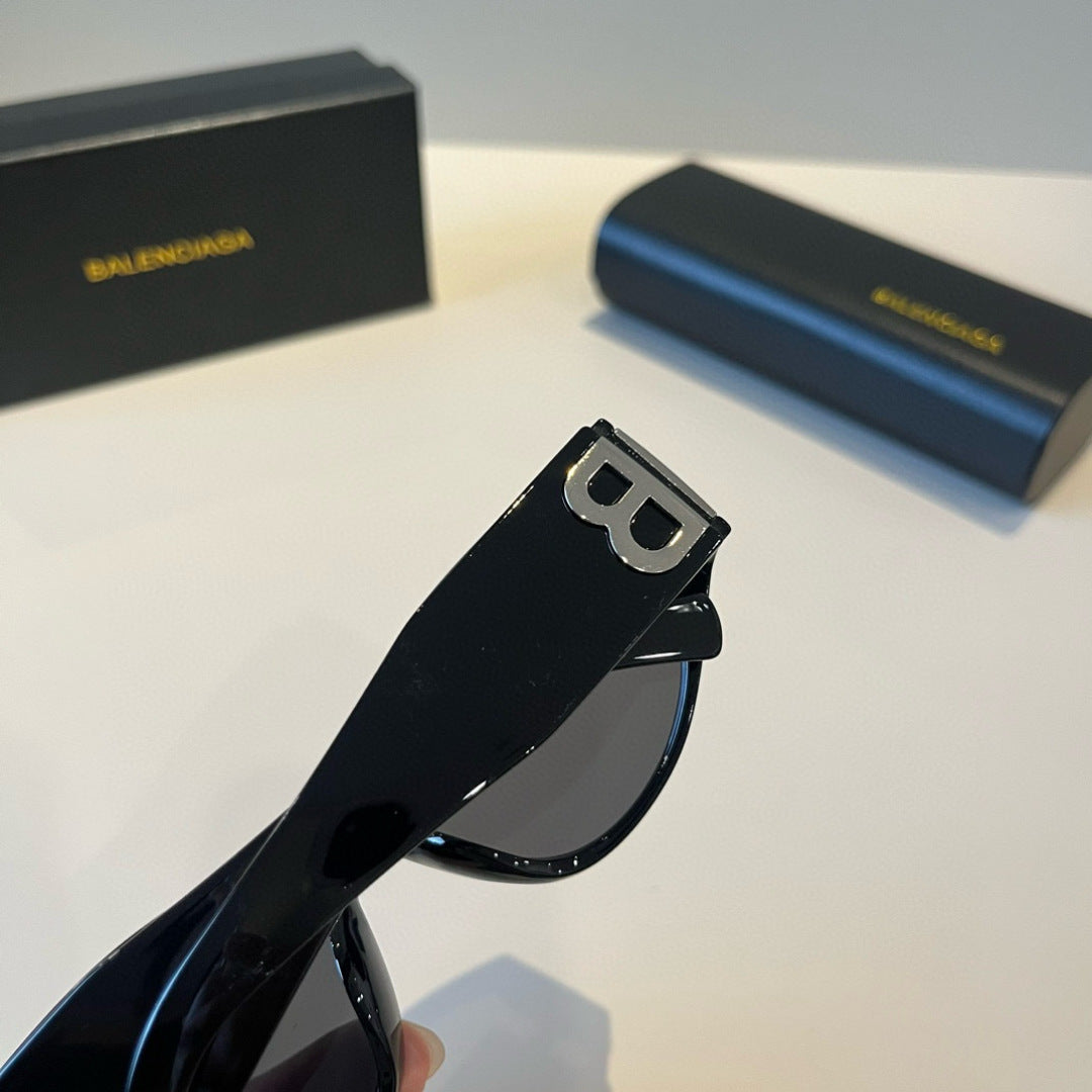Balenciaga Rectangular Black Lens Sunglasses for Men & Women - 358663 - detail image 6