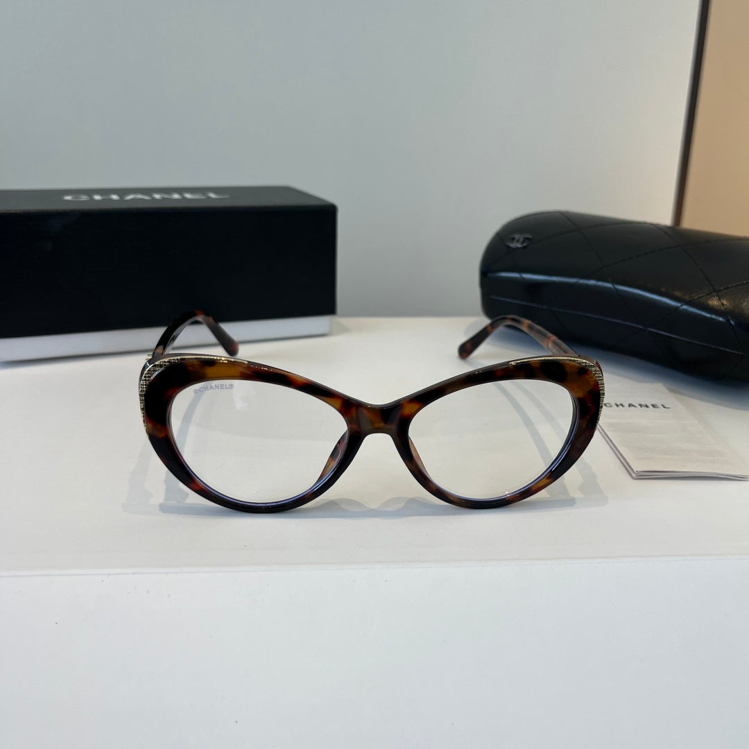 Chanel Cat-Eye Silver Lens Sunglasses for Men & Women - 997758 - detail image 2