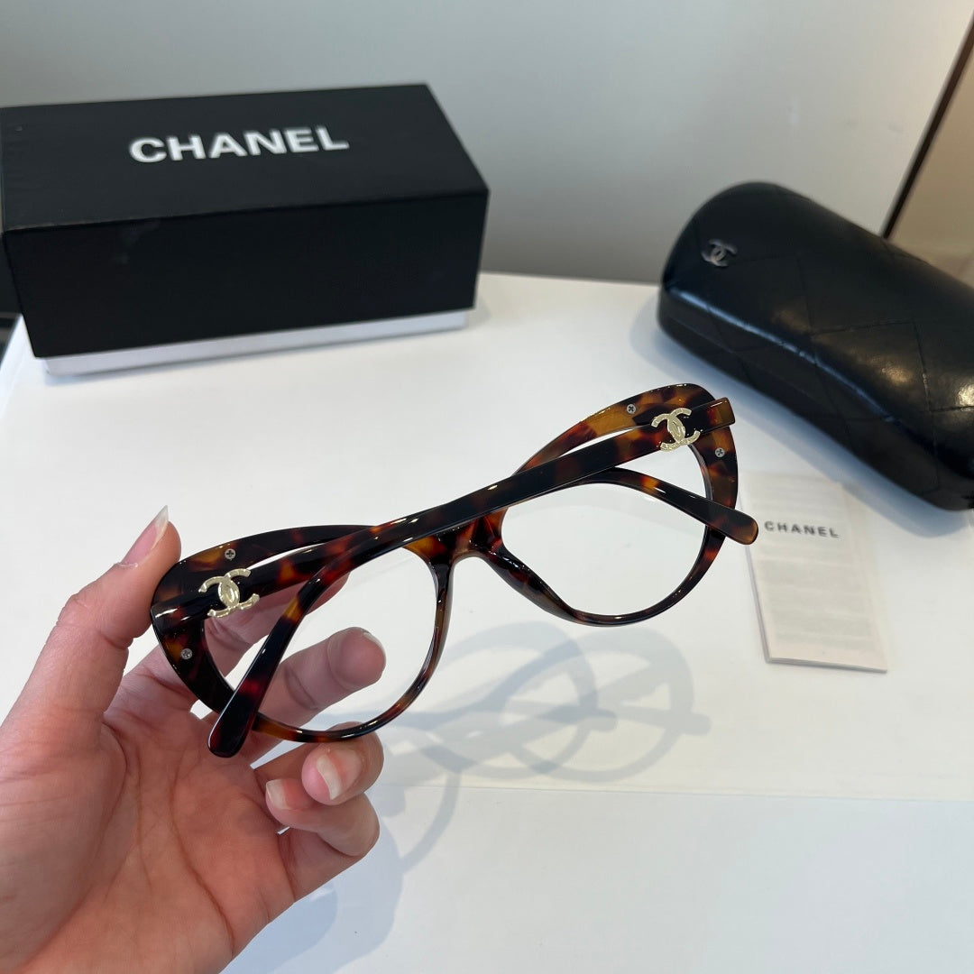 Chanel Cat-Eye Silver Lens Sunglasses for Men & Women - 997758 - detail image 7