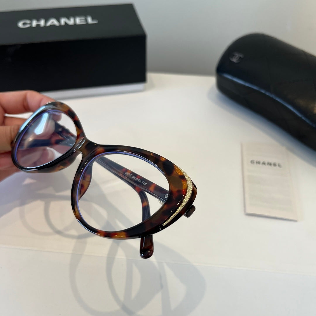 Chanel Cat-Eye Silver Lens Sunglasses for Men & Women - 997758 - detail image 9