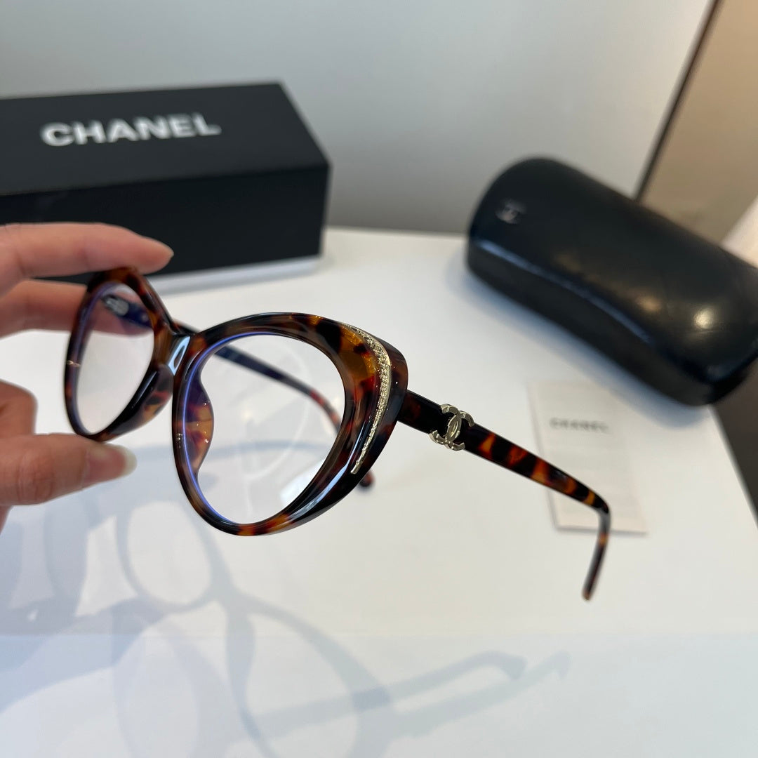 Chanel Cat-Eye Silver Lens Sunglasses for Men & Women - 997758 - detail image 4