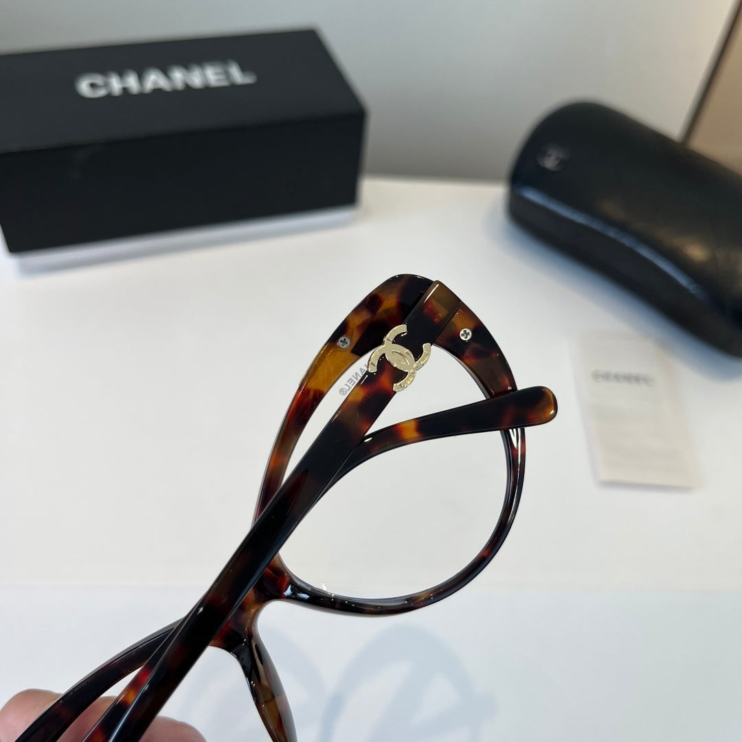 Chanel Cat-Eye Silver Lens Sunglasses for Men & Women - 997758 - detail image 8