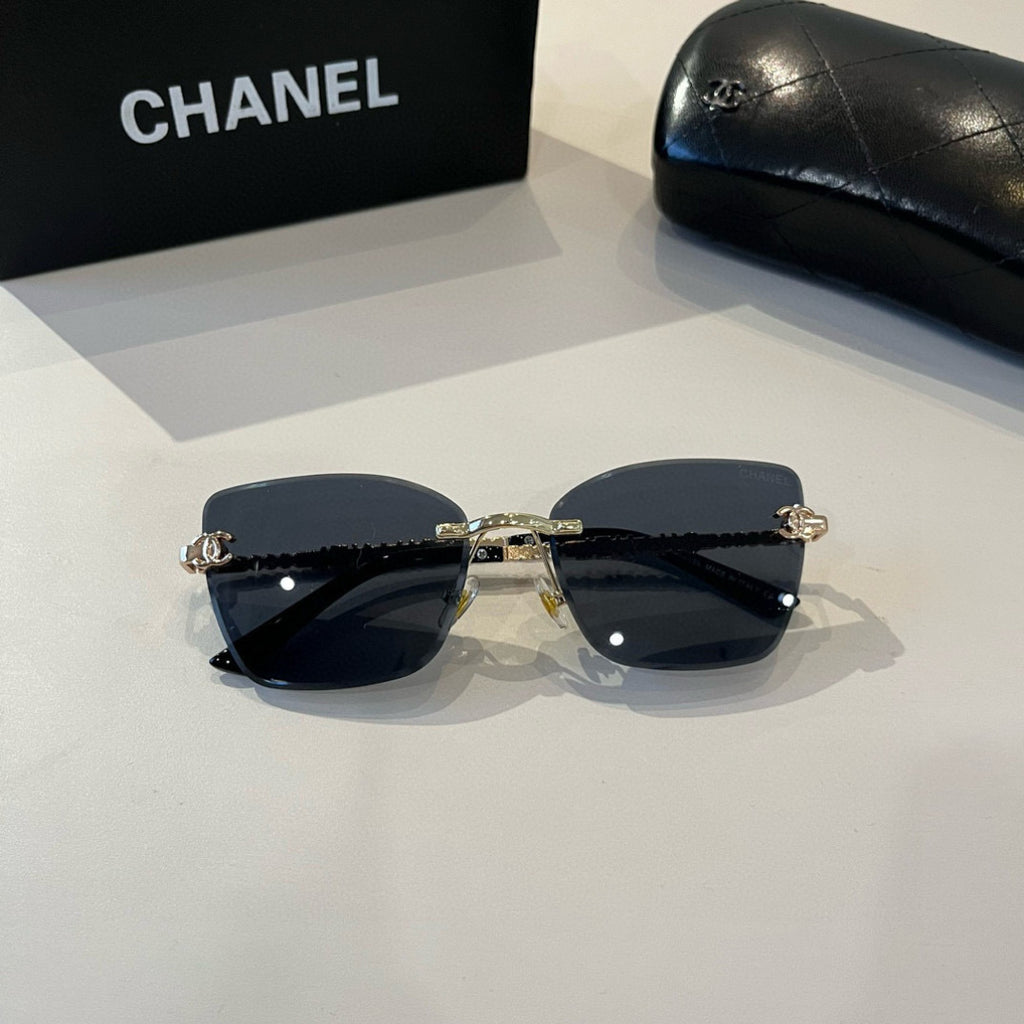 Chanel Oversized Silver Lens Sunglasses for Men & Women - 415216 - detail image 4