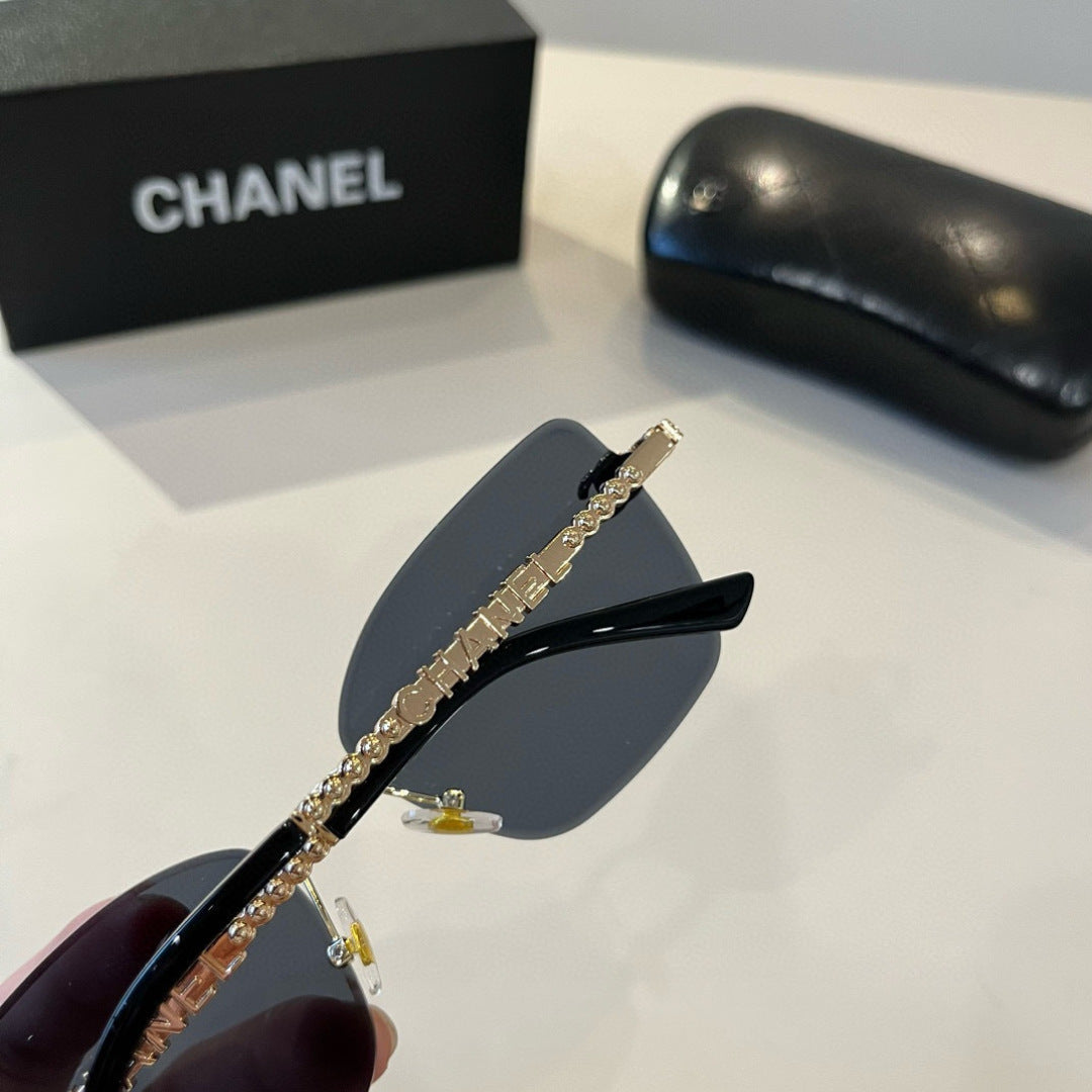 Chanel Oversized Silver Lens Sunglasses for Men & Women - 415216 - detail image 6