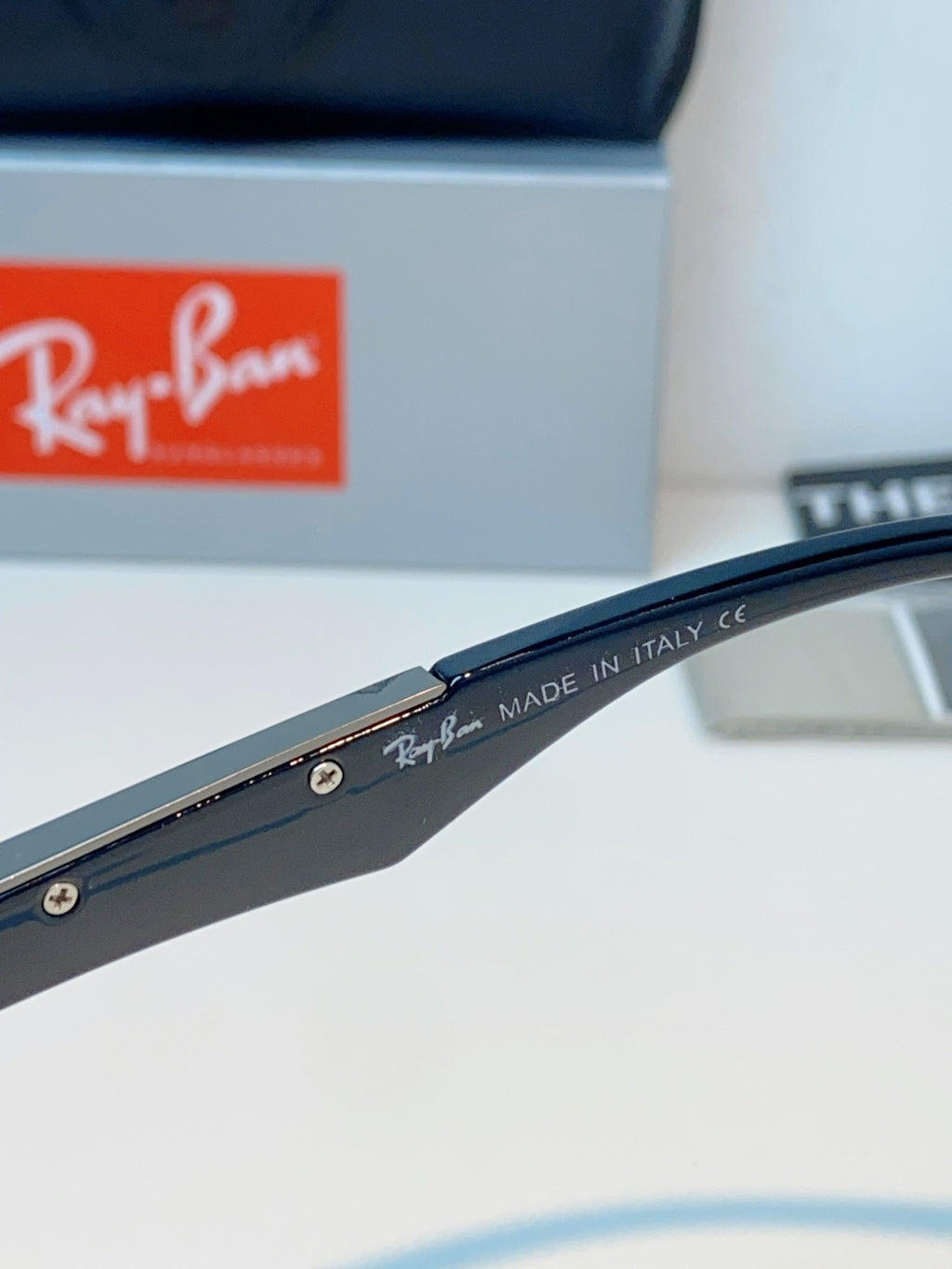 Ray-Ban RB8957 Polarized Oversized Blue Lens Sunglasses for Men & Women - detail image 8