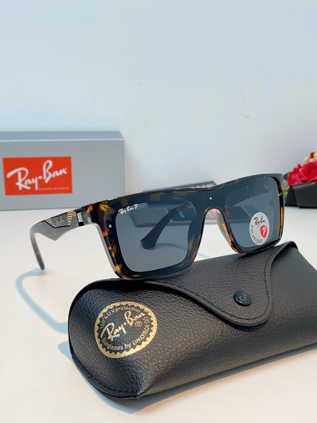 Ray-Ban RB8957 Polarized Oversized Gray Lens Sunglasses for Men & Women - detail image 10