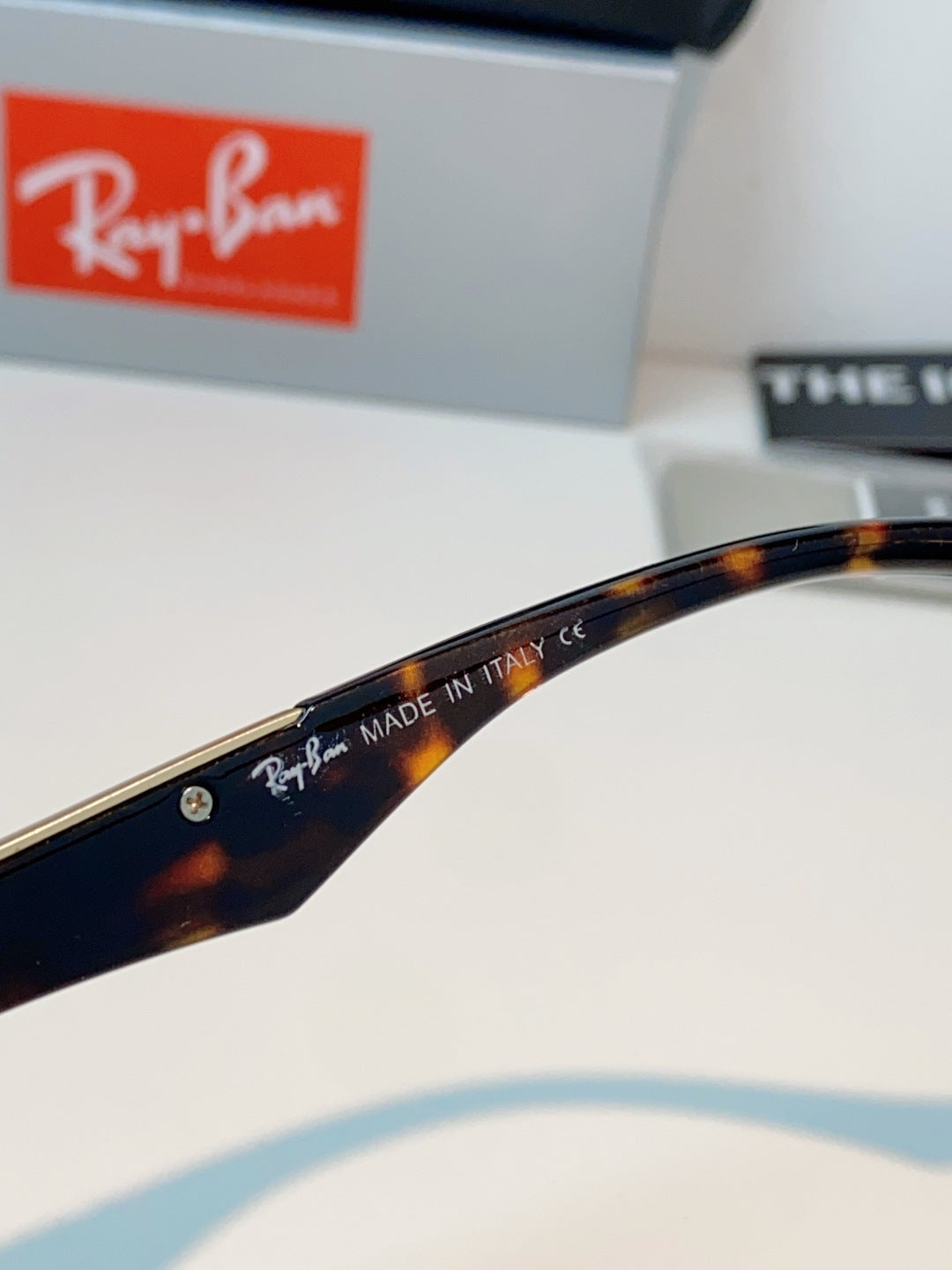 Ray-Ban RB8957 Polarized Oversized Gray Lens Sunglasses for Men & Women - detail image 8