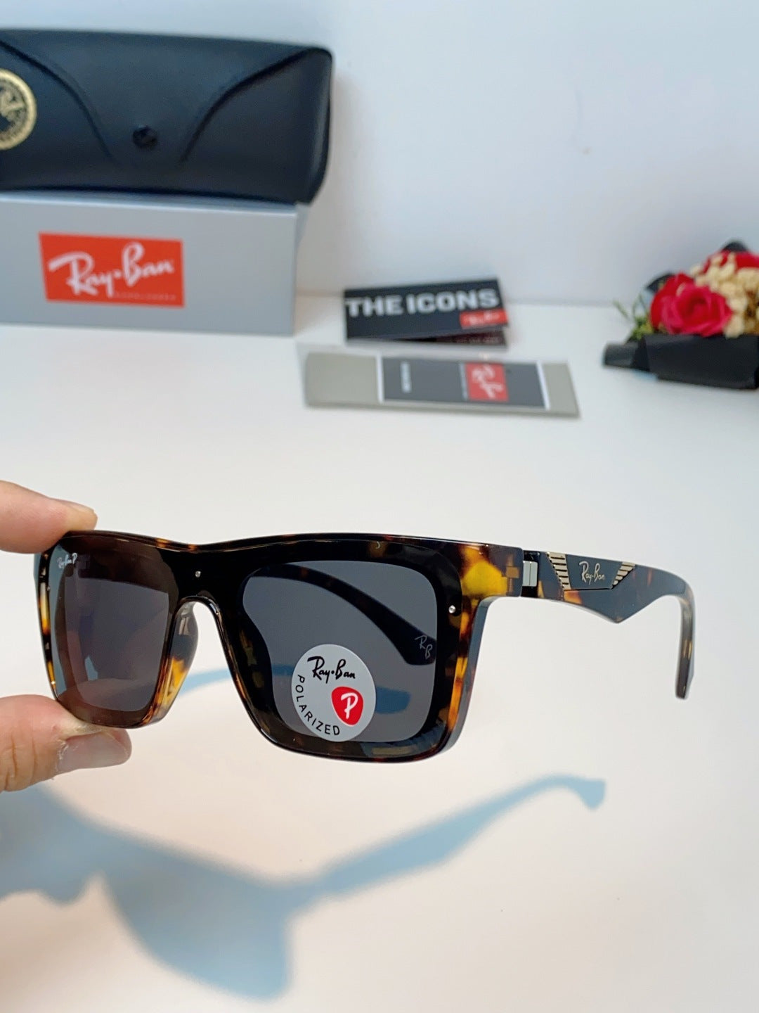 Ray-Ban RB8957 Polarized Oversized Gray Lens Sunglasses for Men & Women - detail image 6