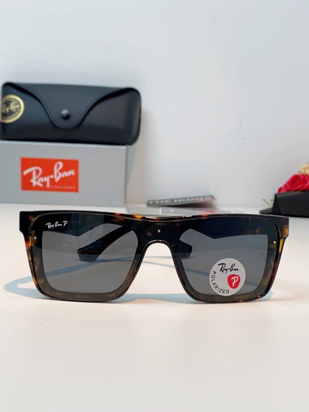 Ray-Ban RB8957 Polarized Oversized Gray Lens Sunglasses for Men & Women - detail image 2