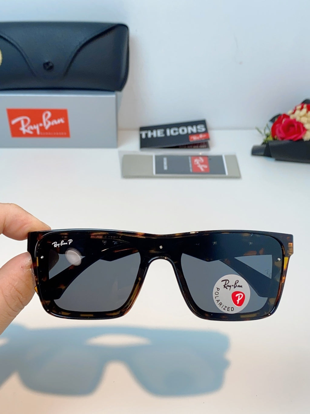 Ray-Ban RB8957 Polarized Oversized Gray Lens Sunglasses for Men & Women - detail image 4