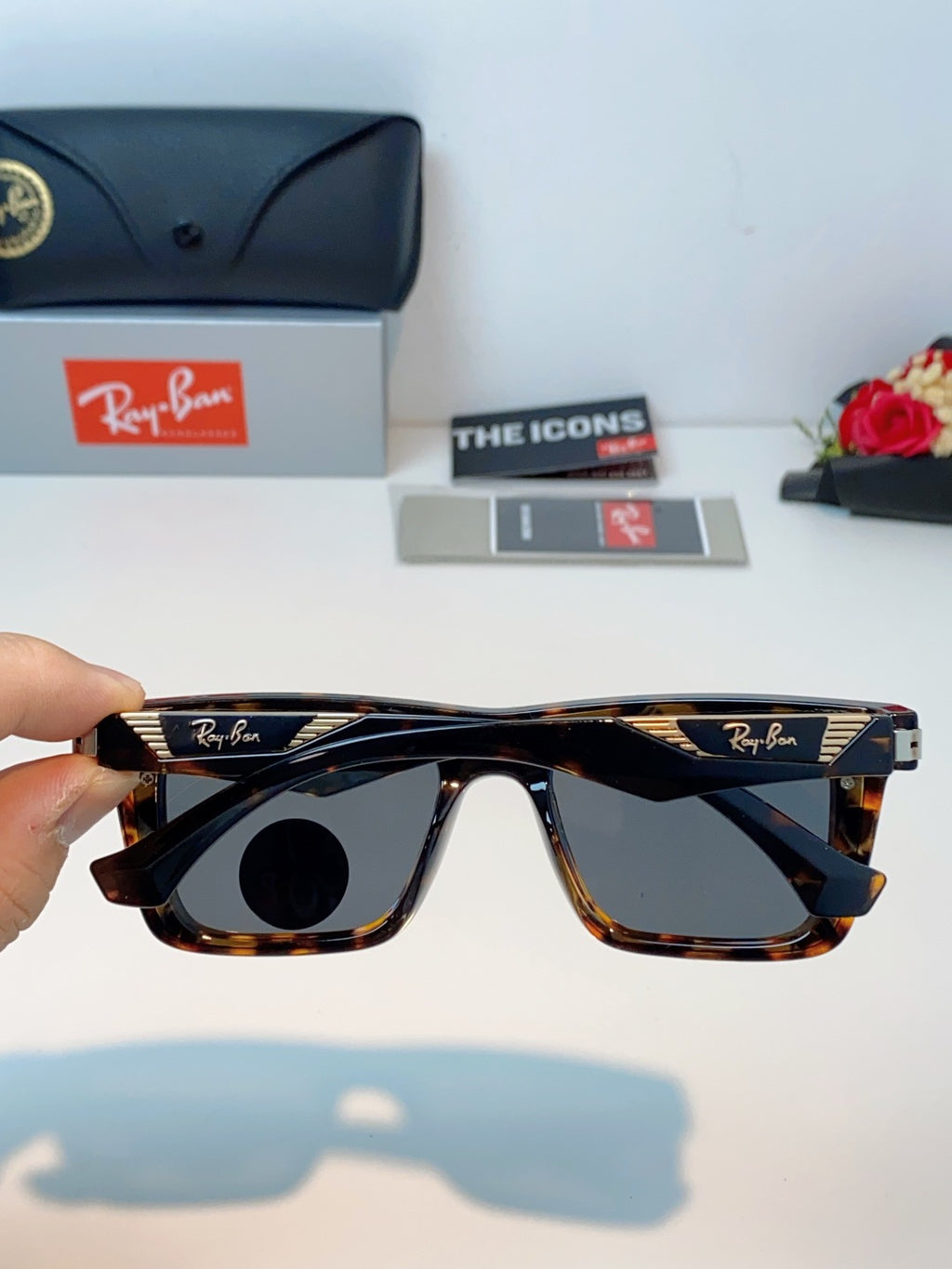 Ray-Ban RB8957 Polarized Oversized Gray Lens Sunglasses for Men & Women - detail image 5
