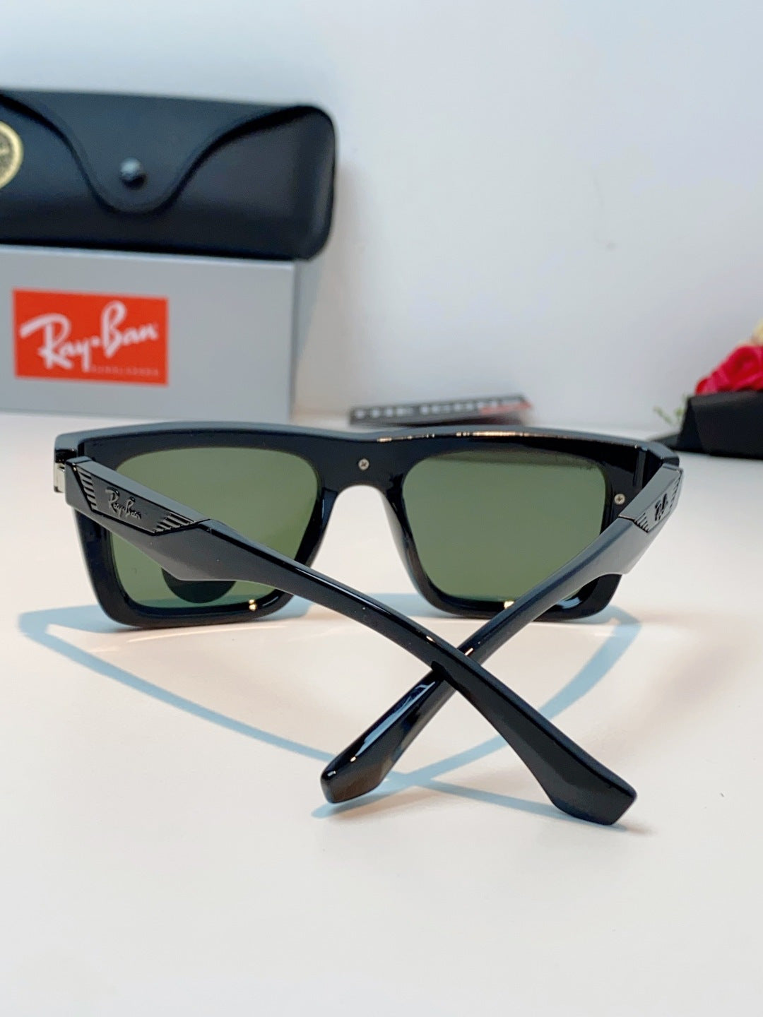 Ray-Ban RB8957 Polarized Oversized Green Lens Sunglasses for Men & Women - detail image 3