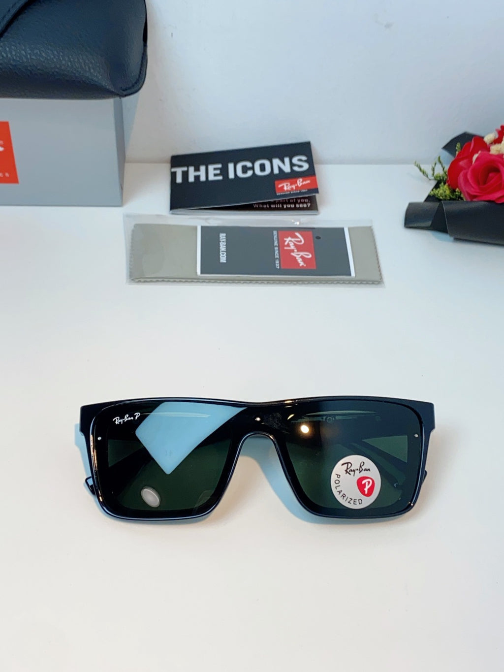 Ray-Ban RB8957 Polarized Oversized Green Lens Sunglasses for Men & Women - detail image 9