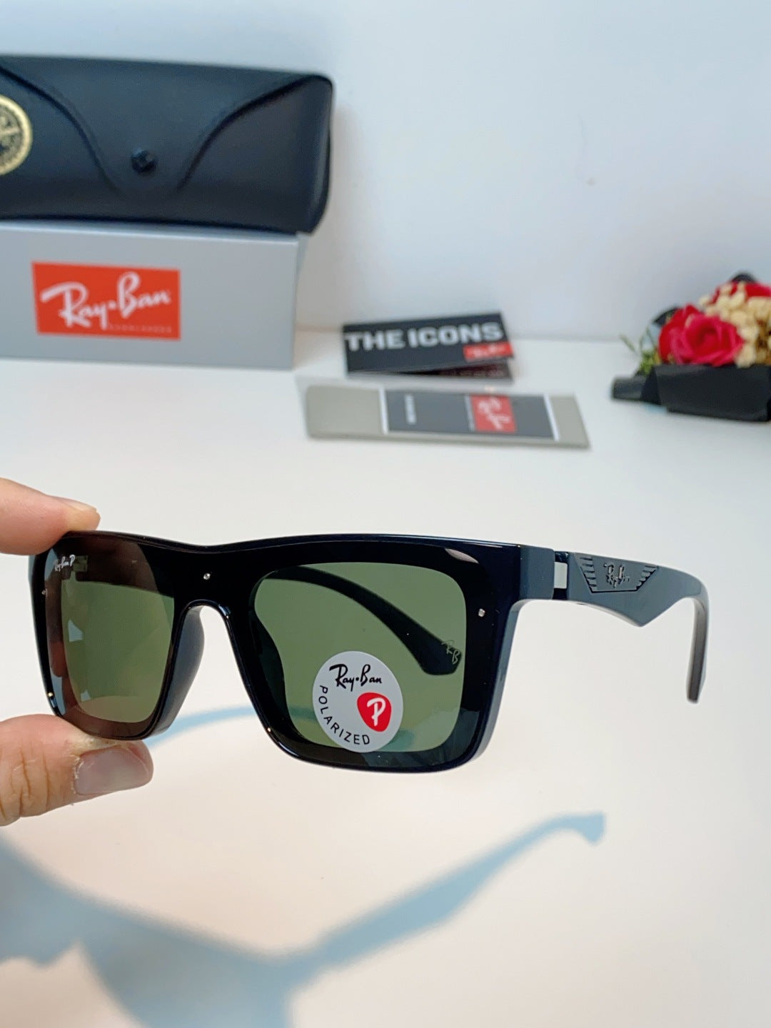 Ray-Ban RB8957 Polarized Oversized Green Lens Sunglasses for Men & Women - detail image 6