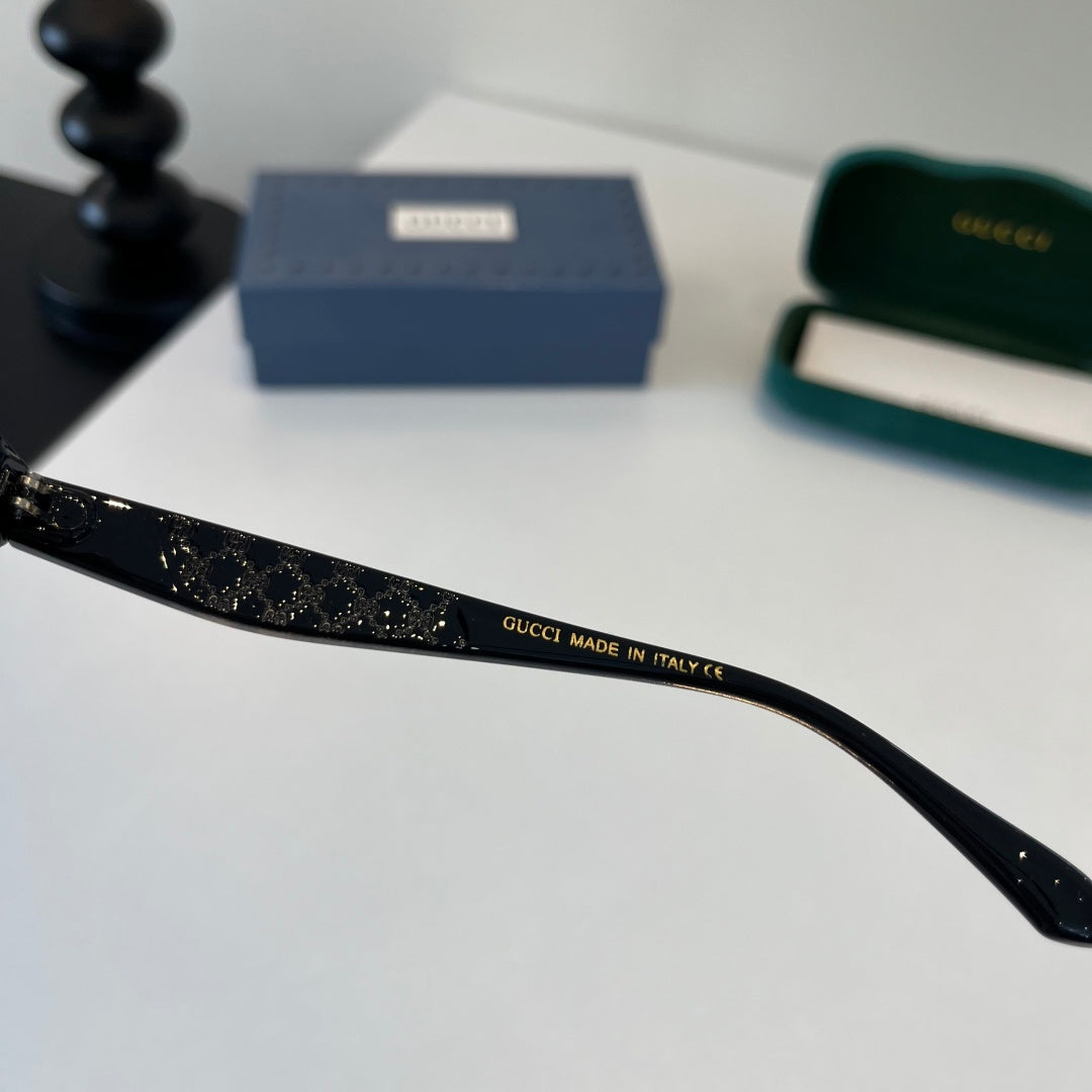 Gucci Oversized Silver Lens Sunglasses for Women - 371499 - detail image 9