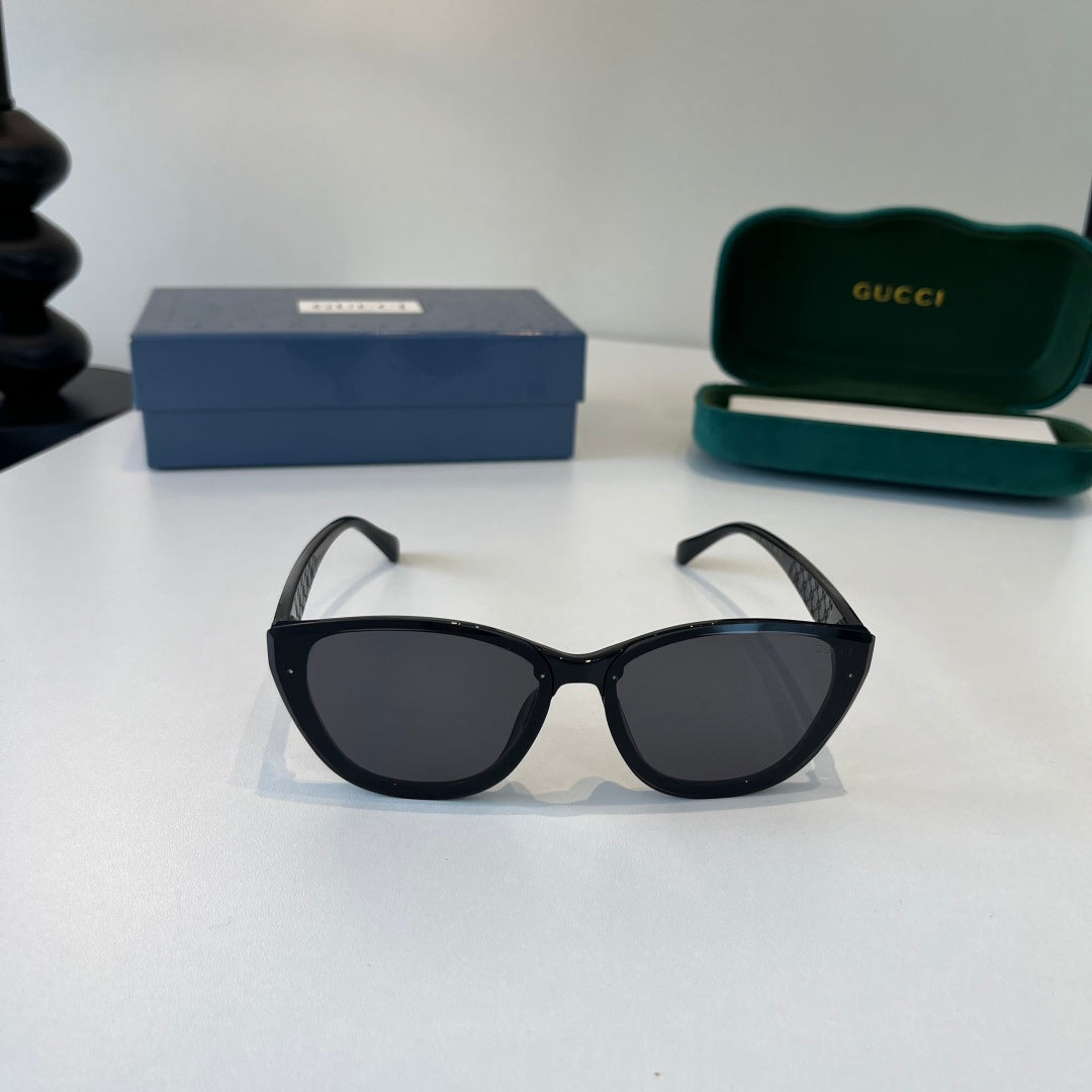 Gucci Oversized Silver Lens Sunglasses for Women - 371499 - detail image 2