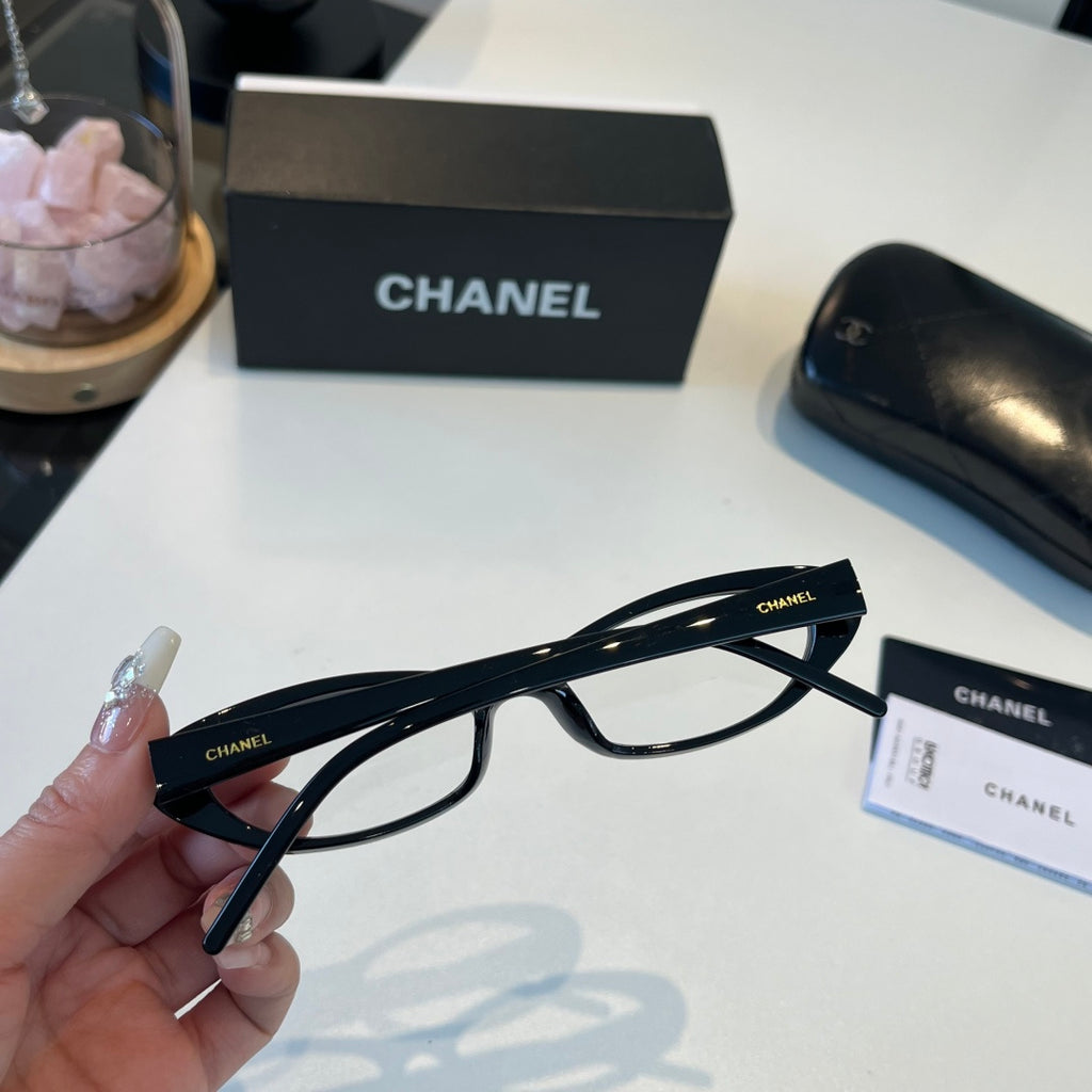 Chanel Oversized Silver Lens Sunglasses for Men & Women - 448993 - detail image 8