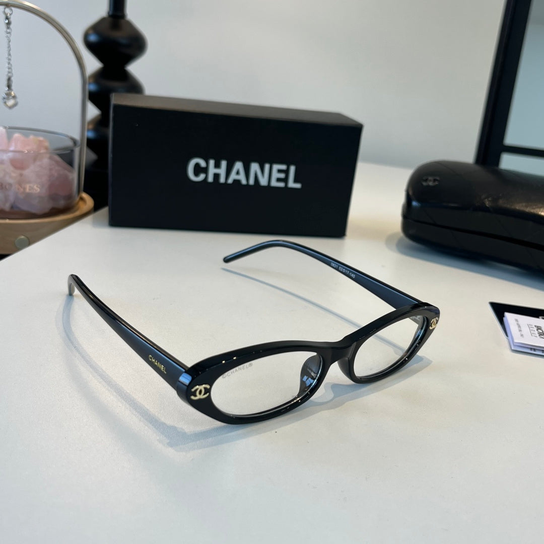 Chanel Oversized Silver Lens Sunglasses for Men & Women - 486551