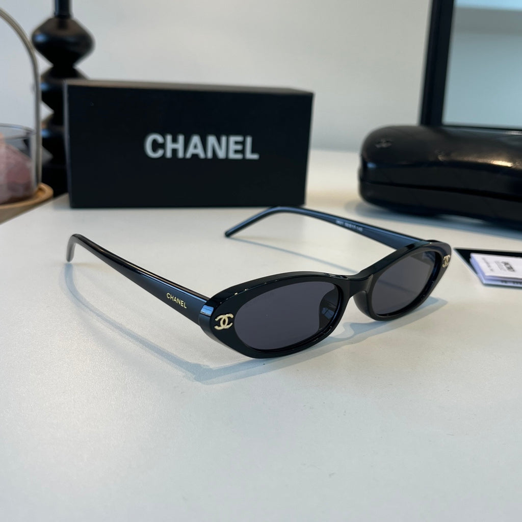 Chanel Oversized Silver Lens Sunglasses for Men & Women - 448995