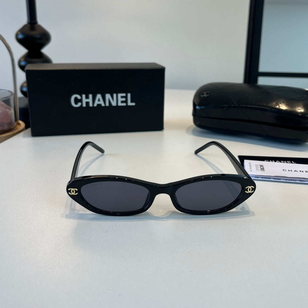 Chanel Oversized Silver Lens Sunglasses for Men & Women - 371834 - detail image 2