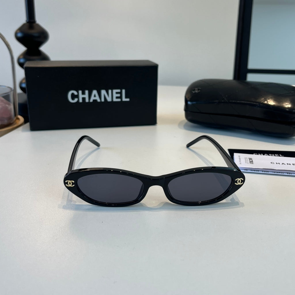 Chanel Oversized Silver Lens Sunglasses for Men & Women - 448995 - detail image 2