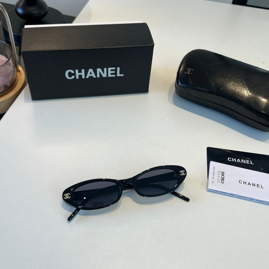 Chanel Oversized Silver Lens Sunglasses for Men & Women - 371834 - detail image 4