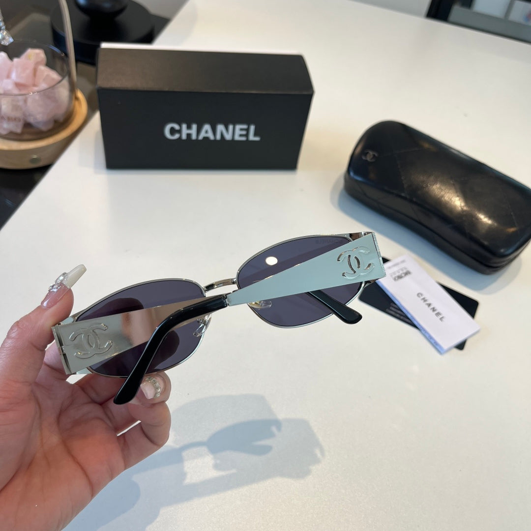 Chanel Oversized Silver Lens Sunglasses for Men & Women - 371838 - detail image 6