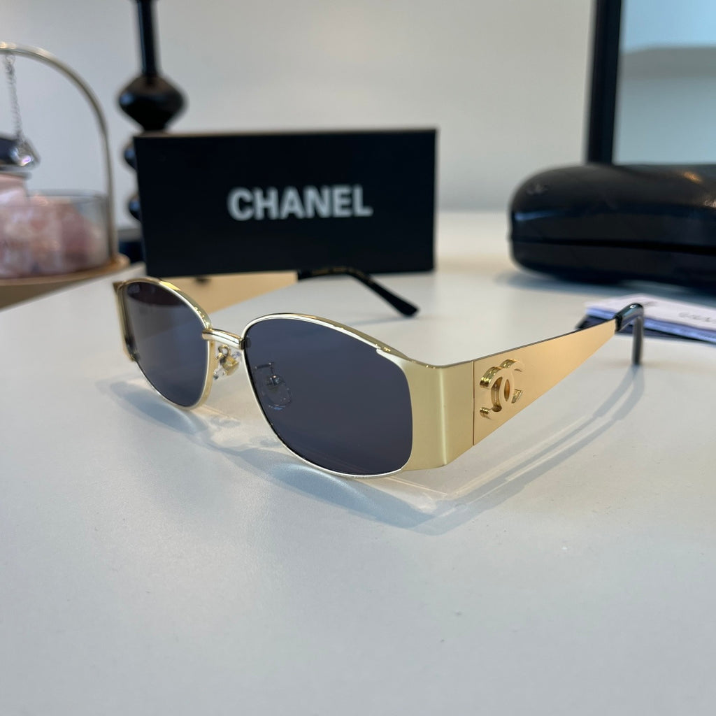 Chanel Oversized Silver Lens Sunglasses for Men & Women - 371841 - detail image 3