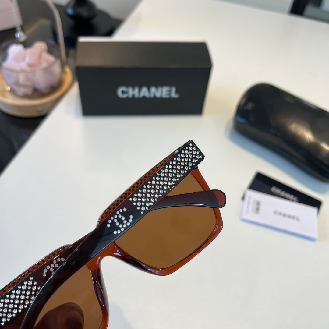 Chanel Fashion Black Lens Sunglasses for Men & Women - 158366 - detail image 6