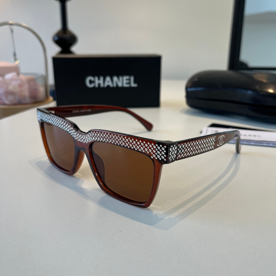 Chanel Fashion Black Lens Sunglasses for Men & Women - 158366 - detail image 3