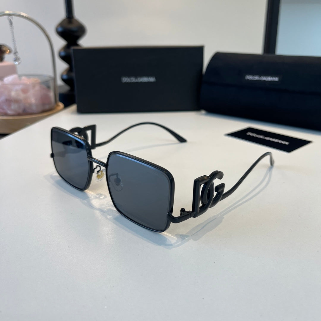Dolce & Gabbana Fashion Black Lens Sunglasses for Men & Women - detail image 3