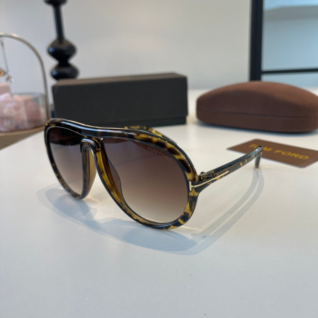 Tom Ford Fashion Black Lens Sunglasses for Men & Women - 487951 - detail image 3