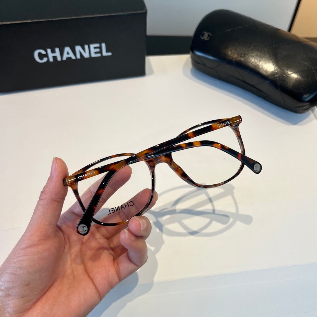 Chanel Oversized Black Lens Sunglasses for Men & Women - 465099 - detail image 9