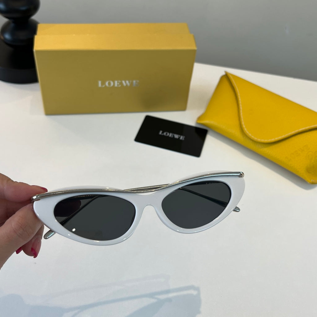 Loewe Cat-Eye Silver Lens Sunglasses for Men & Women - 358837 - detail image 4