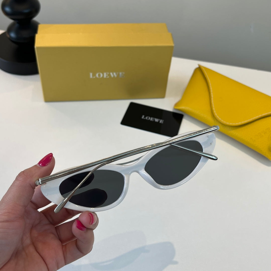 Loewe Cat-Eye Silver Lens Sunglasses for Men & Women - 449897 - detail image 5