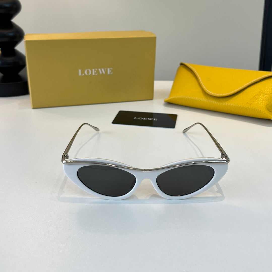 Loewe Cat-Eye Silver Lens Sunglasses for Men & Women - 358837 - detail image 2