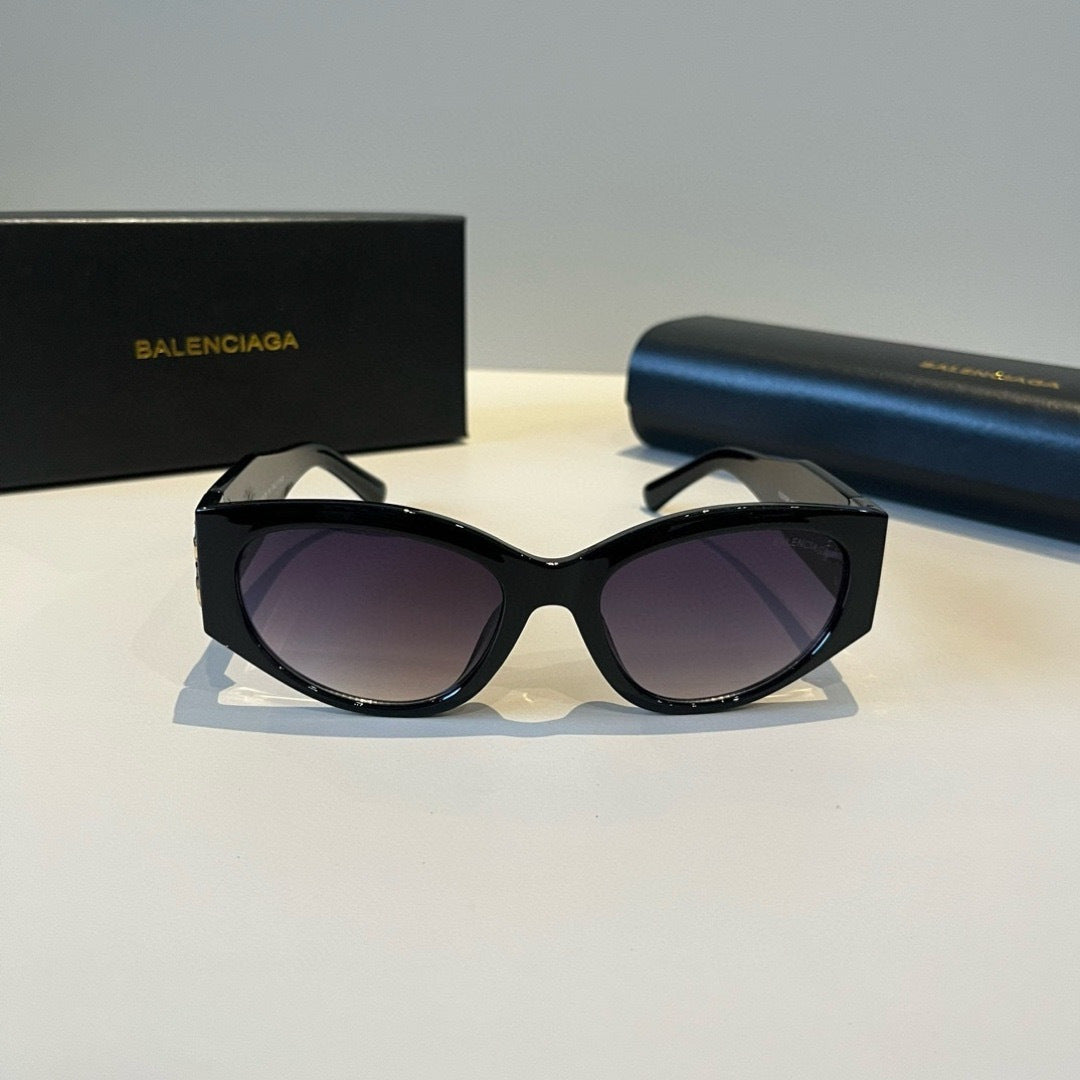 Balenciaga Rectangular Black Lens Sunglasses for Men & Women - 416093 - detail image 2