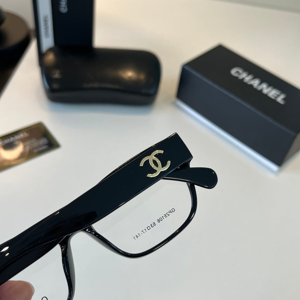 Chanel Oversized Silver Lens Sunglasses for Men & Women - 415299 - detail image 6