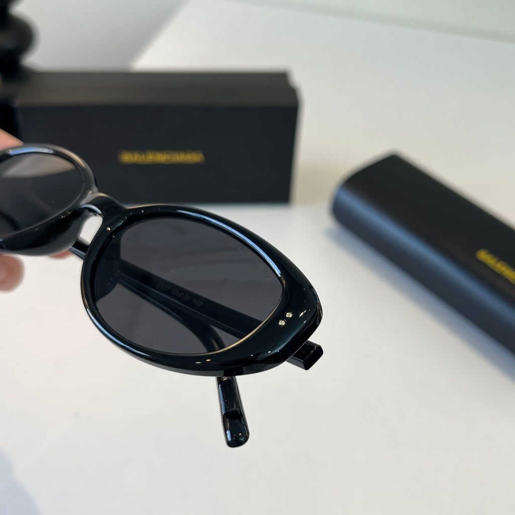 Balenciaga Rectangular Silver Lens Sunglasses for Men & Women - 382907 - detail image 6
