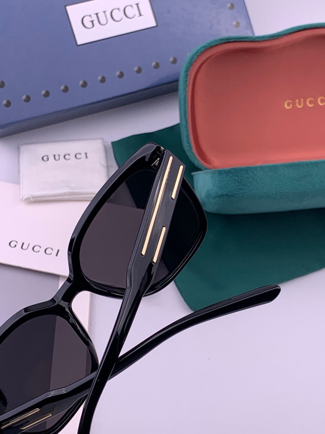 Gucci G0756 Polarized Square Black Lens Sunglasses for Men & Women - 357910 - detail image 4