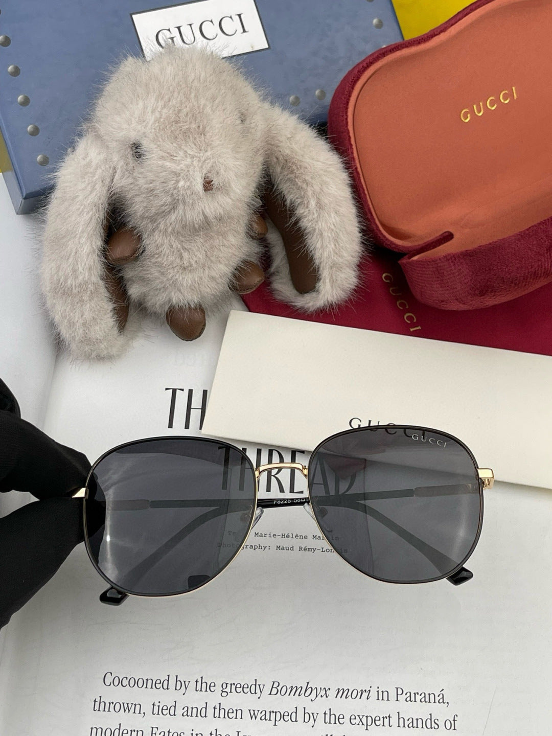 Gucci G5822 Polarized Oversized Gold Lens Sunglasses for Men & Women - 357885 - detail image 3
