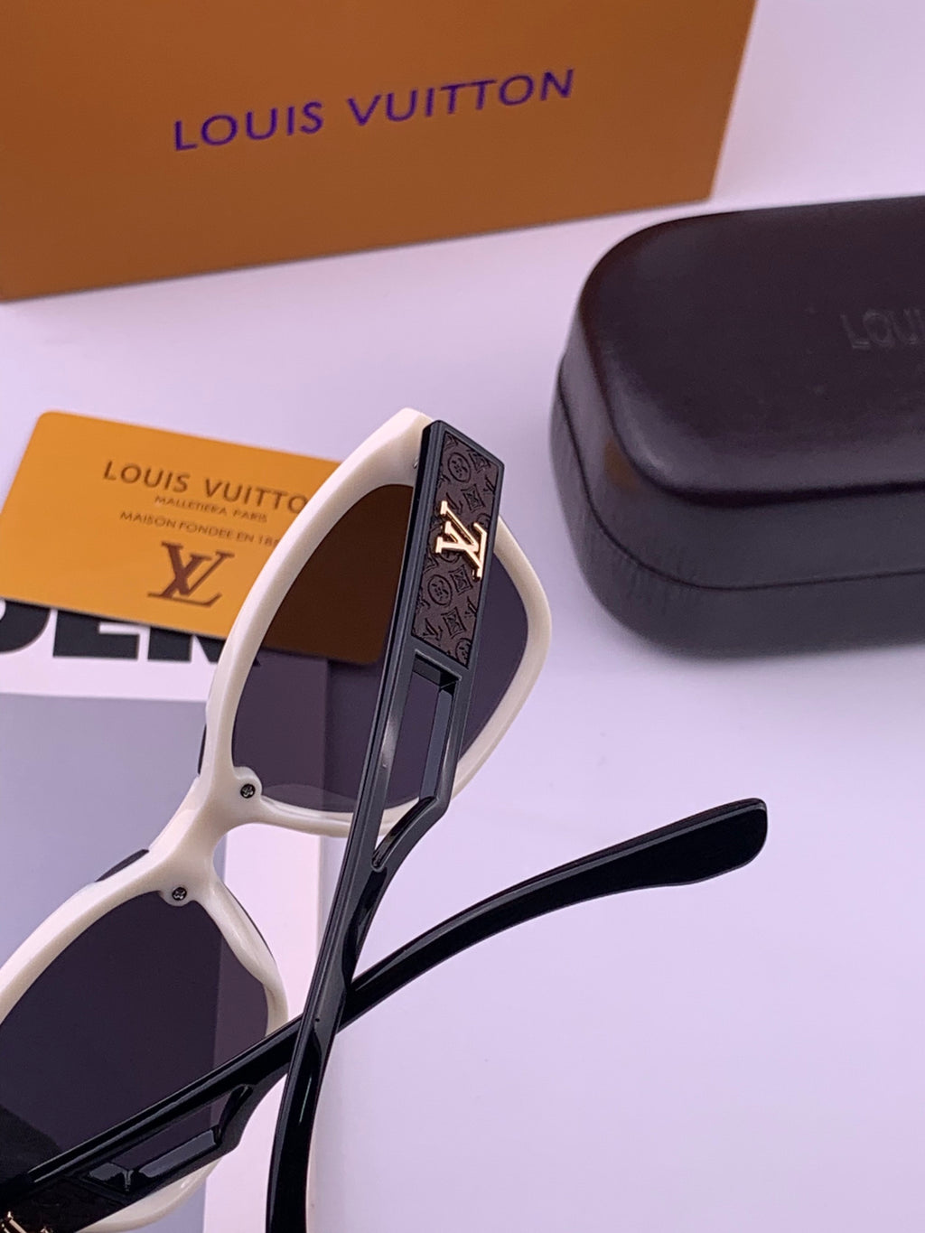 Louis Vuitton L7310 Square Brown Lens Sunglasses for Men & Women - 357661 - detail image 5