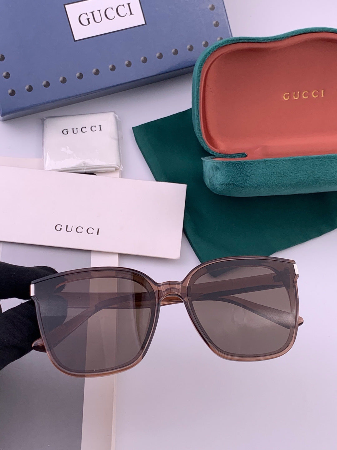 Gucci G0511 Polarized Square Black Lens Sunglasses for Men & Women - detail image 2