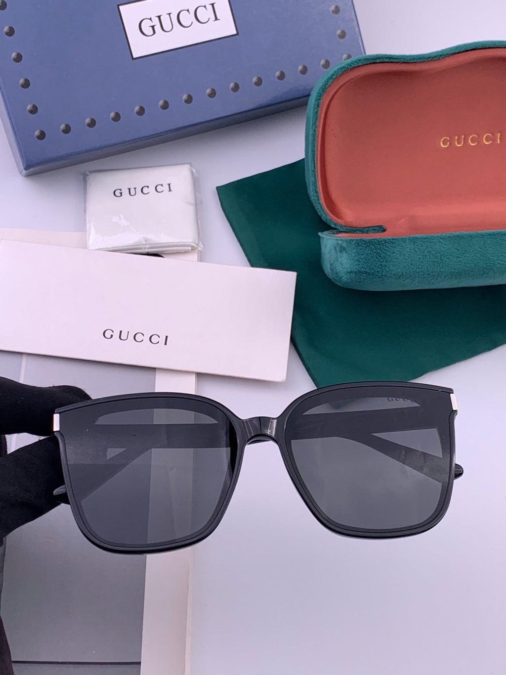 Gucci G0511 Polarized Square Black Lens Sunglasses for Men & Women - detail image 3